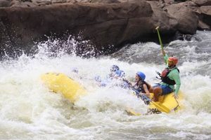 River Guide: Whitewater Raft Guide Jobs &amp; Careers | Your Ultimate Guide to Rafting Adventures, Gear & River Trips