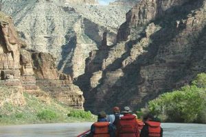 Book Green River Rafting Trips Now: Adventures Await! | Your Ultimate Guide to Rafting Adventures, Gear & River Trips