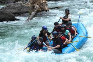Glacier's Thrill: Whitewater Rafting in National Park! | Your Ultimate Guide to Rafting Adventures, Gear & River Trips