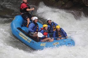 NC Thrills: Whitewater Rafting & Ziplining Adventures! | Your Ultimate Guide to Rafting Adventures, Gear & River Trips
