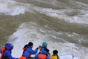 Thrilling Hite Water Rafting Adventures: Explore Rapids! | Your Ultimate Guide to Rafting Adventures, Gear & River Trips