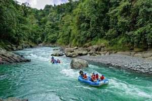 Experience Costa Rica Water Rafting: Adventure Awaits! | Your Ultimate Guide to Rafting Adventures, Gear & River Trips