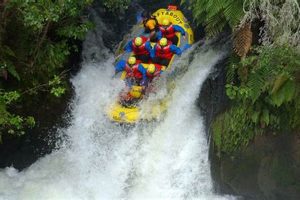 Experience Thrills: New Zealand White Water Rafting Today! | Your Ultimate Guide to Rafting Adventures, Gear & River Trips