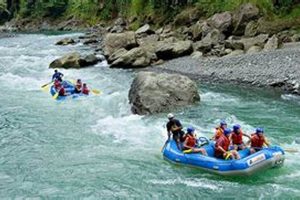 Thrilling Costa Rica River Rafting Trips: Your Adventure Awaits! | Your Ultimate Guide to Rafting Adventures, Gear & River Trips