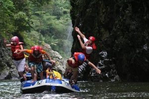 Thrilling White Water Rafting in Puerto Viejo, Costa Rica! | Your Ultimate Guide to Rafting Adventures, Gear & River Trips