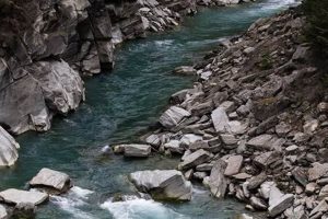 Experience Shotover River Rafting: NZ's Thrill Ride! | Your Ultimate Guide to Rafting Adventures, Gear & River Trips